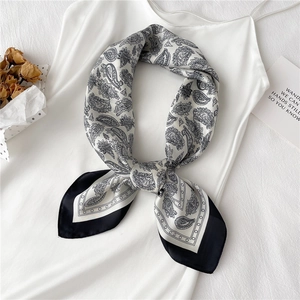 Carré Foulard Paisley Femmes Rétro Imitation Satin Écharpe Élégante Mode Bandana Pour Usage Quotidien Léger Polyester Satin Mouchoir