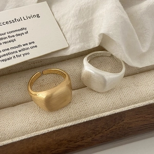 Bagues chevalières carrées en métal brossé or et argent, bijoux ajustables minimalistes