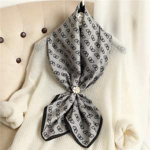 Elegant 90cm gray silk scarf with butterfly print and a white flower pearl buckle