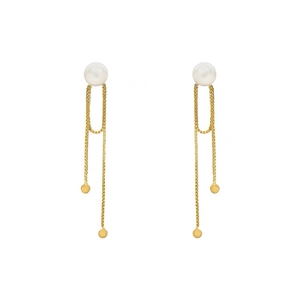 Elegant long tassel pearl earrings with gold chain design for minimalist jewelry style