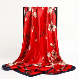 Carré en Satin Élégant Imprimé Floral Magnolia Foulard de Cou Soyeux Protection Solaire Châle de Voyage Femme Accessoires