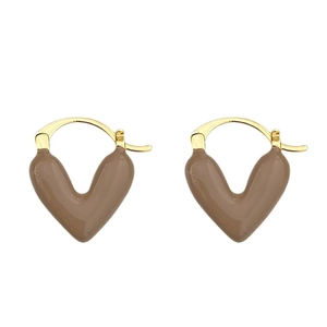 Boucles d'oreilles cœur moka avec finition dorée élégante pour le look d'automne