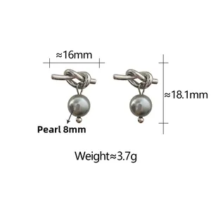 Vue détaillée des boucles d'oreilles nœud argenté avec perle grise de 8mm et dimensions