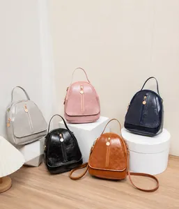 Détails de mini sacs bandoulière en similicuir souple disponibles en cinq couleurs tendance