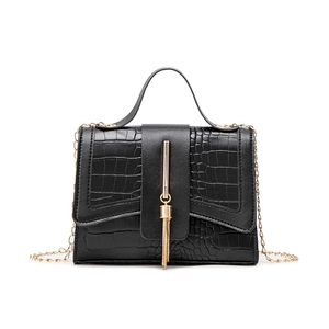 Retro black faux crocodile pattern shoulder bag with golden chain and tassel pendant