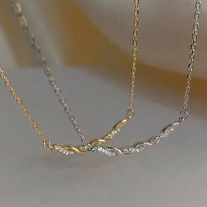 Collier Élégant En Cuivre Avec Design Torsadé Et Zircon Chaîne De Clavicule Minimaliste Simple Bijoux De Mode Pour Femmes