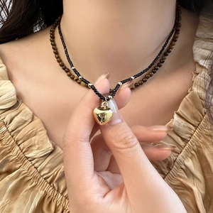 Collier double couche vintage français avec perles œil de tigre et pendentif cœur