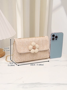 Detaillierte Maße der beige gewebten Tasche mit Blumendekor und goldener Kette