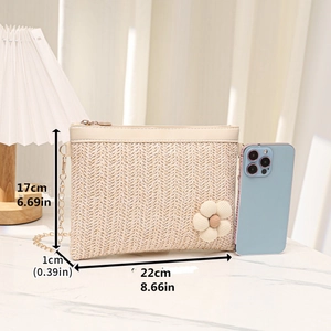Pochette tressée beige avec fleur et chaîne dorée, dimensions affichées sur l'image