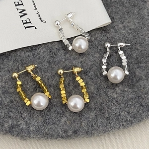 Boucles D'Oreilles Pendantes Minimalistes En Forme De U Avec Künstliche Perle Blanche Et Künstliche Perles Carrées Géométriques En Cuivre Bijoux