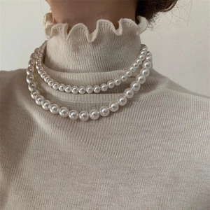 Collier double rang de perles blanches pour femmes avec un design vintage élégant