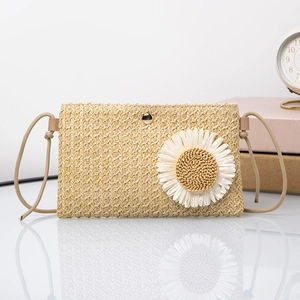 Woven Straw Crossbody Bag Daisy Decor Small Summer Beach Handbag For Women Casual Travel Phone Bag With Metal Snap