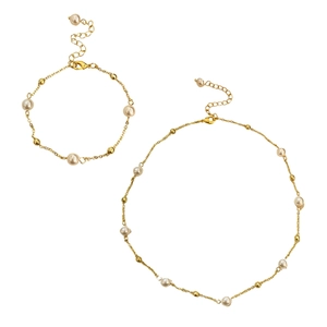 Elegant gold freshwater pearl necklace and bracelet jewelry set with lobster clasps