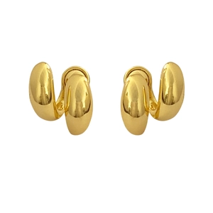 Boucles d'oreilles minimalistes en or à double arche avec finition polie et design en C