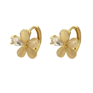 Boucles d'oreilles fleurs en œil de chat et or avec accents de zircon brillant
