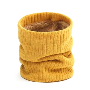 Tour de cou en tricot jaune moutarde avec doublure polaire chaude pour l'hiver