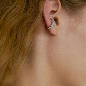 Manchette d'oreille en argent avec zircons brillants pour oreilles non percées