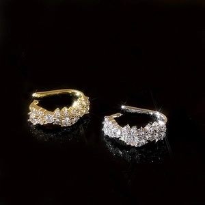 Manchette d'oreille en forme de C avec cristaux paves en or et argent