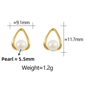 Detailed dimensions of gold teardrop pearl earrings with 5.5mm shell pearl size