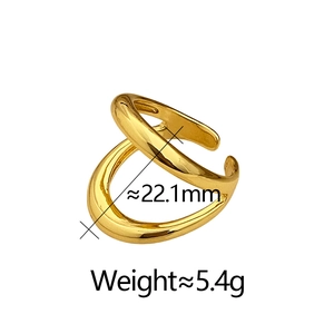 Detail of double-layer curved gold open ring with 22.1mm diameter and 5.4g weight