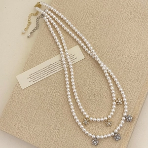 Collier De Künstliche Perles Blanches Élégant Avec Pendentifs Fleurs En Zircone Alliage Choker Luxe Pour Femmes Chaîne De Clavicule Réglable