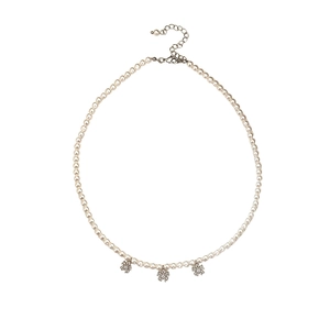 Collier de perles élégant avec pendentifs fleurs en zircon et chaîne à fermoir mousqueton
