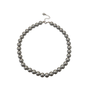Élégant collier de perles gris foncé avec fermoir mousqueton argenté réglable
