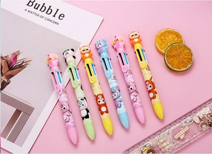 Détail de stylos animaux de dessin animé à 6 couleurs avec recharges multicolores