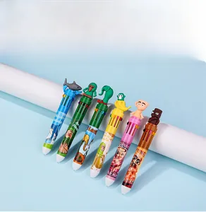 Détail de stylos à bille 10 couleurs avec des figurines d'animaux 3D sur le dessus