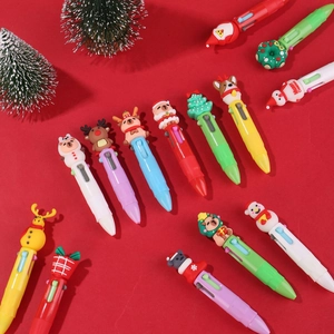 Dettaglio di penne a sfera natalizie a 10 colori con renne e Babbo Natale