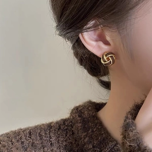 Vintage gold twist trim brown enamel stud earrings for women with autumn winter style
