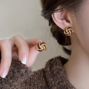 Vintage Maillard Coffee Brown Enamel Twist Stud Earrings French Retro Gold Copper Jewelry For Women
