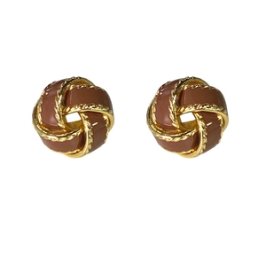Retro brown enamel twist stud earrings with gold metallic woven edges in a vintage style