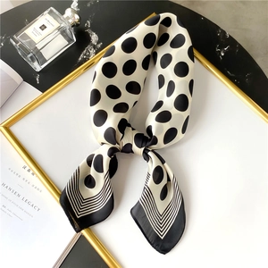 Foulard en Satin à Pois Style Hepburn Vintage pour Femmes Élégant Français Rayé Foulard Carré Bandana Cou Protection Solaire Accessoires Mode