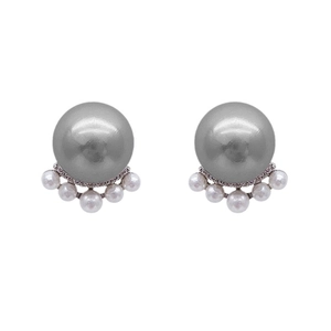 Elegant French cat claw pearl stud earrings with grey and white pearls in silver setting