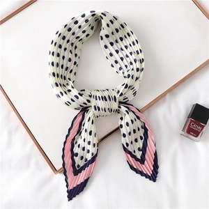 Foulard Carré Plissé À Pois Faux Satin Élégant Neckerchief Pour Femmes Mode Accordéon Pli Décoratif