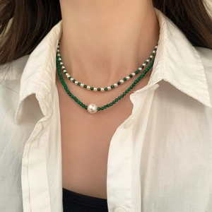 Collier double rang avec perles de turquoise verte et perles blanches pour femmes