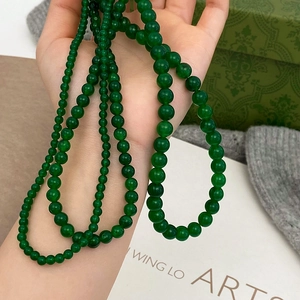 Elegant green chalcedony beaded necklace with polished round natural stone beads