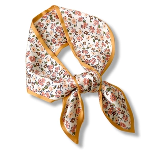 Foulard étroit en soie à fleurs roses et bordure jaune pour cheveux ou cou