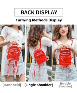 Mini sac à dos rouge transparent en PVC montrant divers styles de portage en extérieur