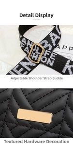 Detalle de bolso acolchado negro con herrajes dorados y correa con letras
