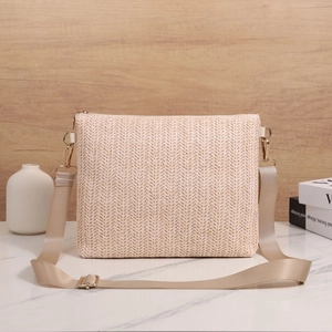 Schicke beige gewebte Umhängetasche mit verstellbarem Gurt und Chevron-Muster