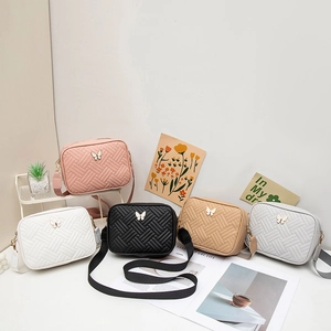 Bolso de Cámara de Moda para Mujer en Cuero de PU Acolchado con Mariposa Correa Ancha Bolso de Hombro Casual Diario