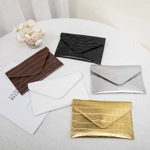 Women Crocodile Pattern Crossbody Bag PU Leather Envelope Clutch Metallic Shiny Metal Chain Strap Retro Small Square