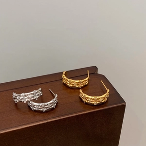 Vintage bamboo C-shaped hoop earrings with micro-set zircons in gold and silver finish