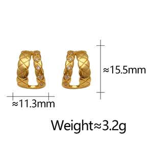 Detailed view of quilted gold earrings with zircon accents and 15.5mm size dimensions