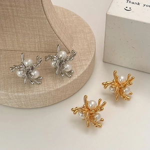 Elegant Shell Artificial Pearl Stud Earrings With Copper Earring Post Branch Design Firework Shape Minimalist Style For Women Accessory