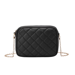 Schwarze gesteppte Umhängetasche für Damen mit goldener Kette im Kamera-Stil