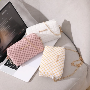 Sacs bandoulière minimalistes à imprimé pois, rose géométrique et blanc matelassé