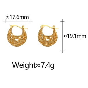 Détails des boucles d'oreilles panier plaquées or avec dimensions de taille et de poids